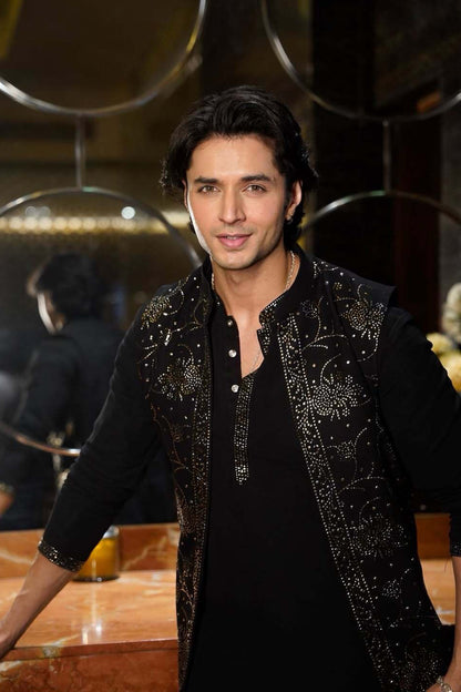 Sidharth Gupta in Makesh Embroidered Kurta Jacket Set with Dupatta
