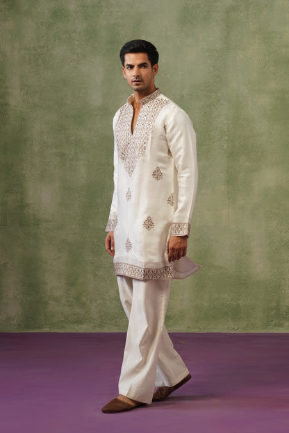 Aina Ivory Mirror Threadwork Kurta Set