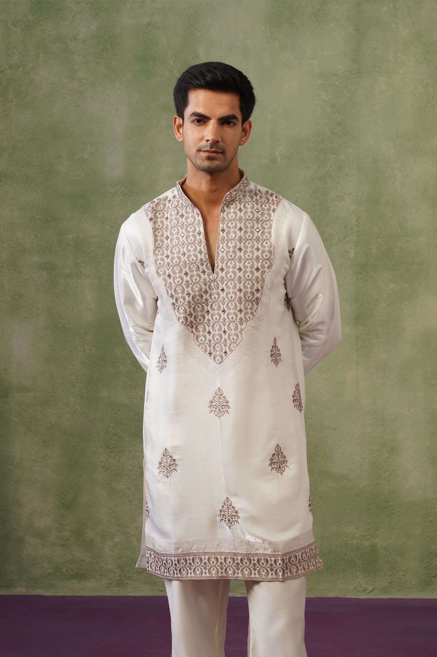 Aina Ivory Mirror Threadwork Kurta Set