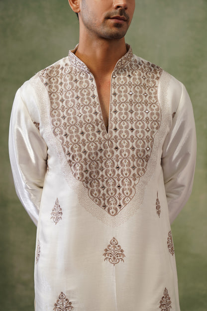 Aina Ivory Mirror Threadwork Kurta Set