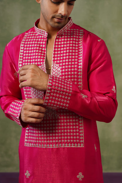 Chidhi Magenta Threadwork Kurta Set