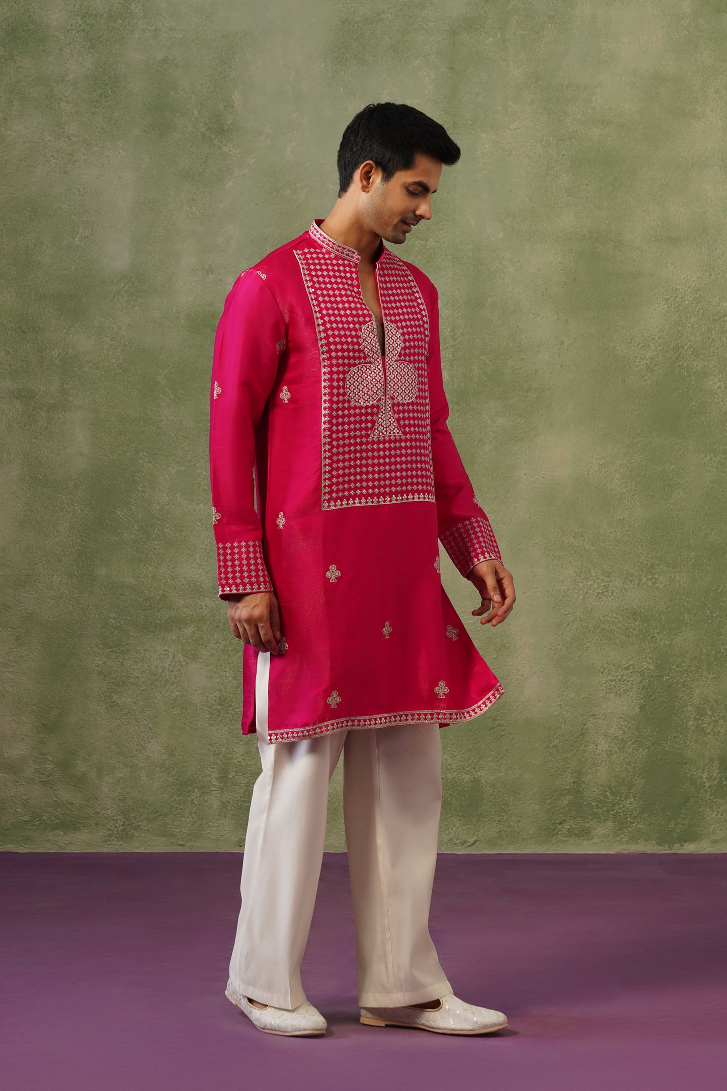 Chidhi Magenta Threadwork Kurta Set