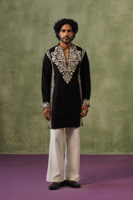 Sultan Black Mirror Threadwork Kurta Set