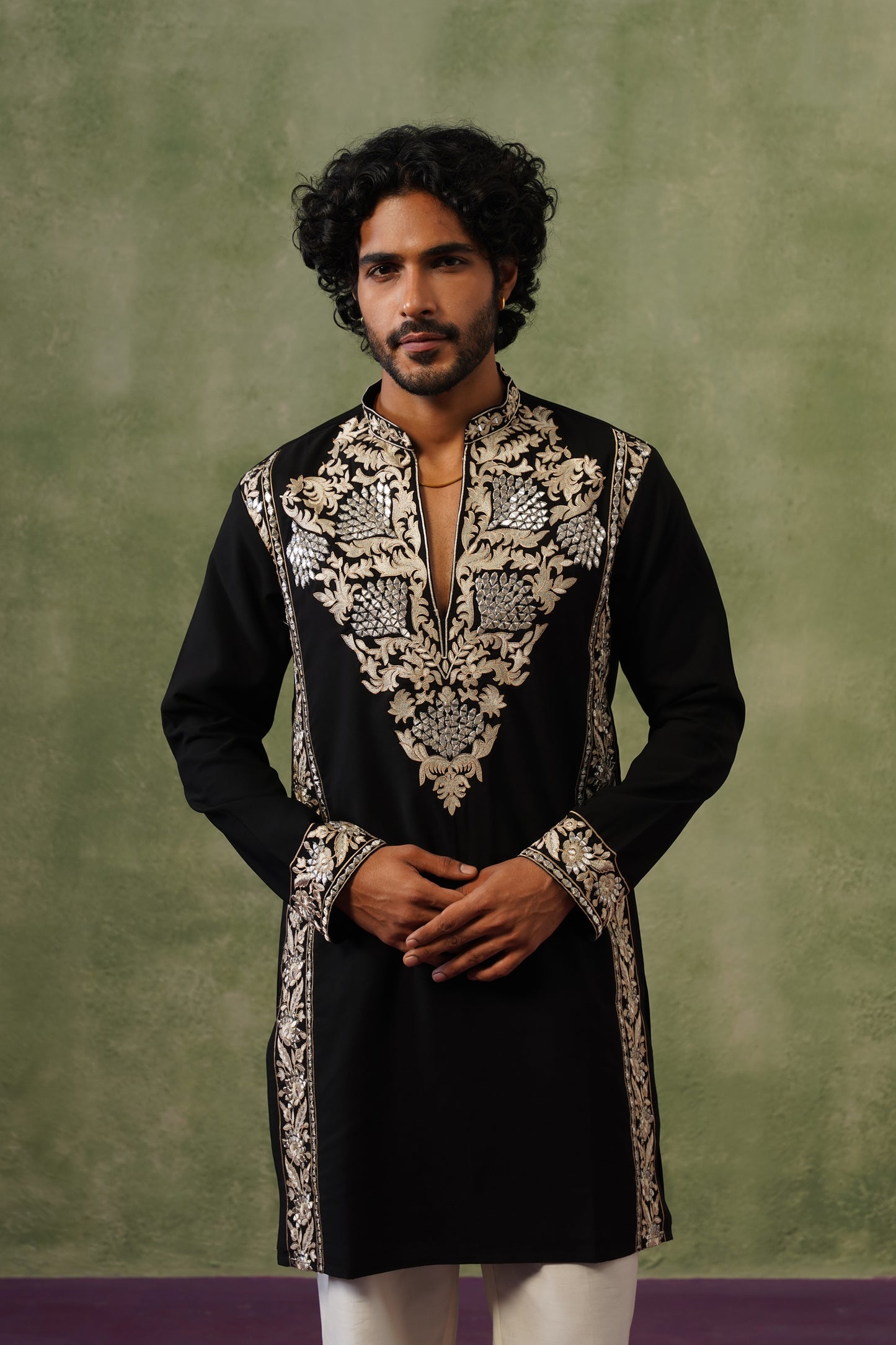 Sultan Black Mirror Threadwork Kurta Set