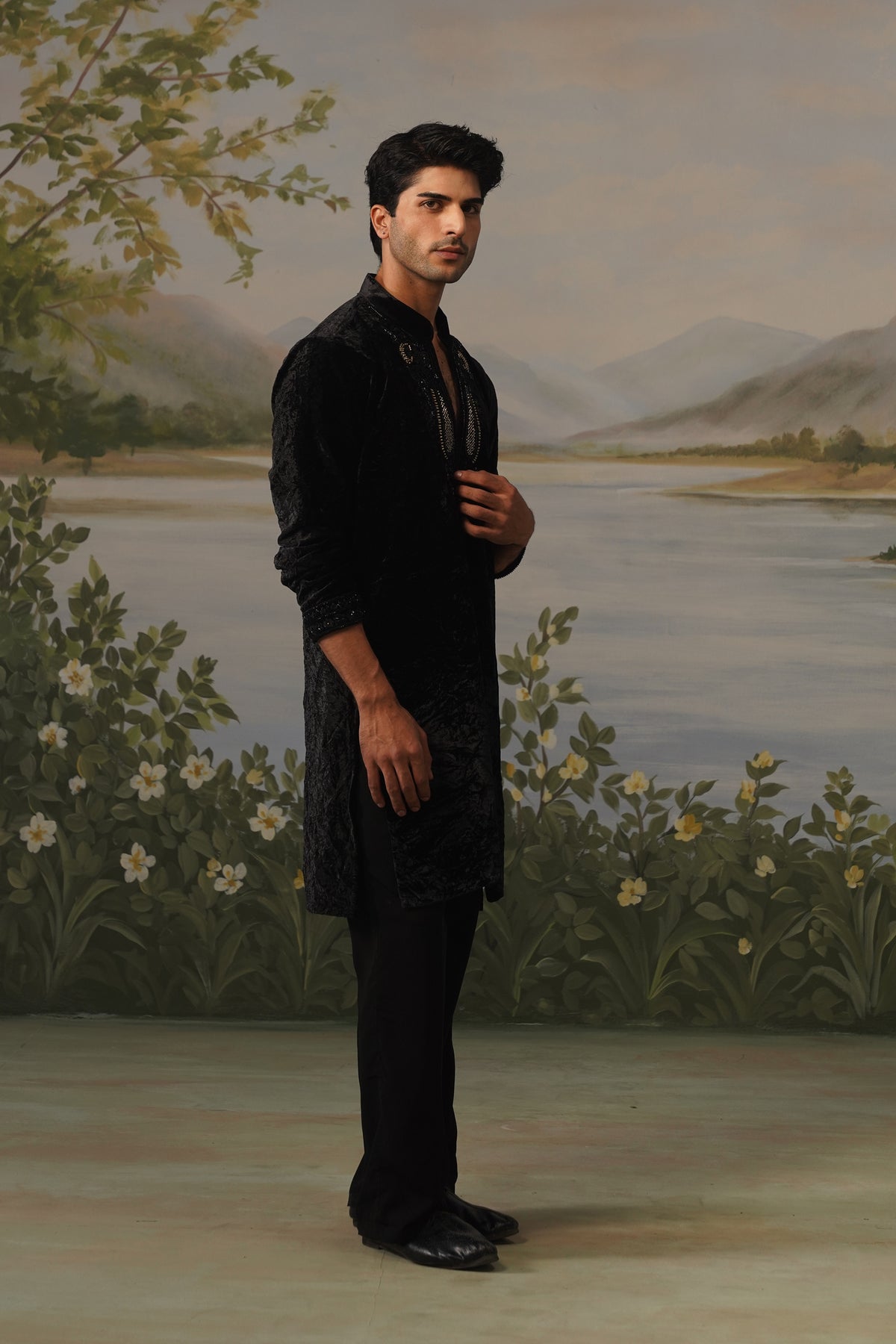 Shab Black Velvet Bead Embroidered Kurta Set