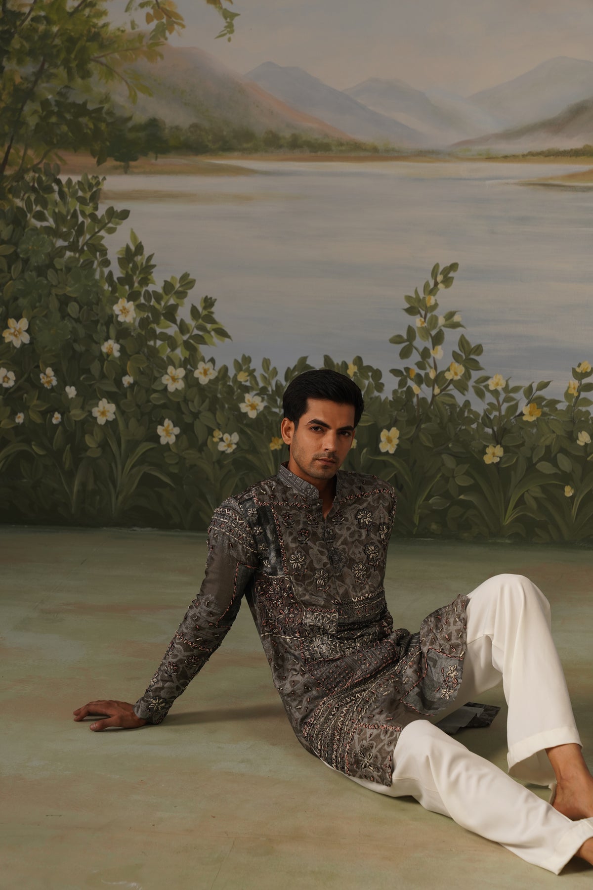Dhuaan Grey Hand Thread Dhagai Work Kurta Set