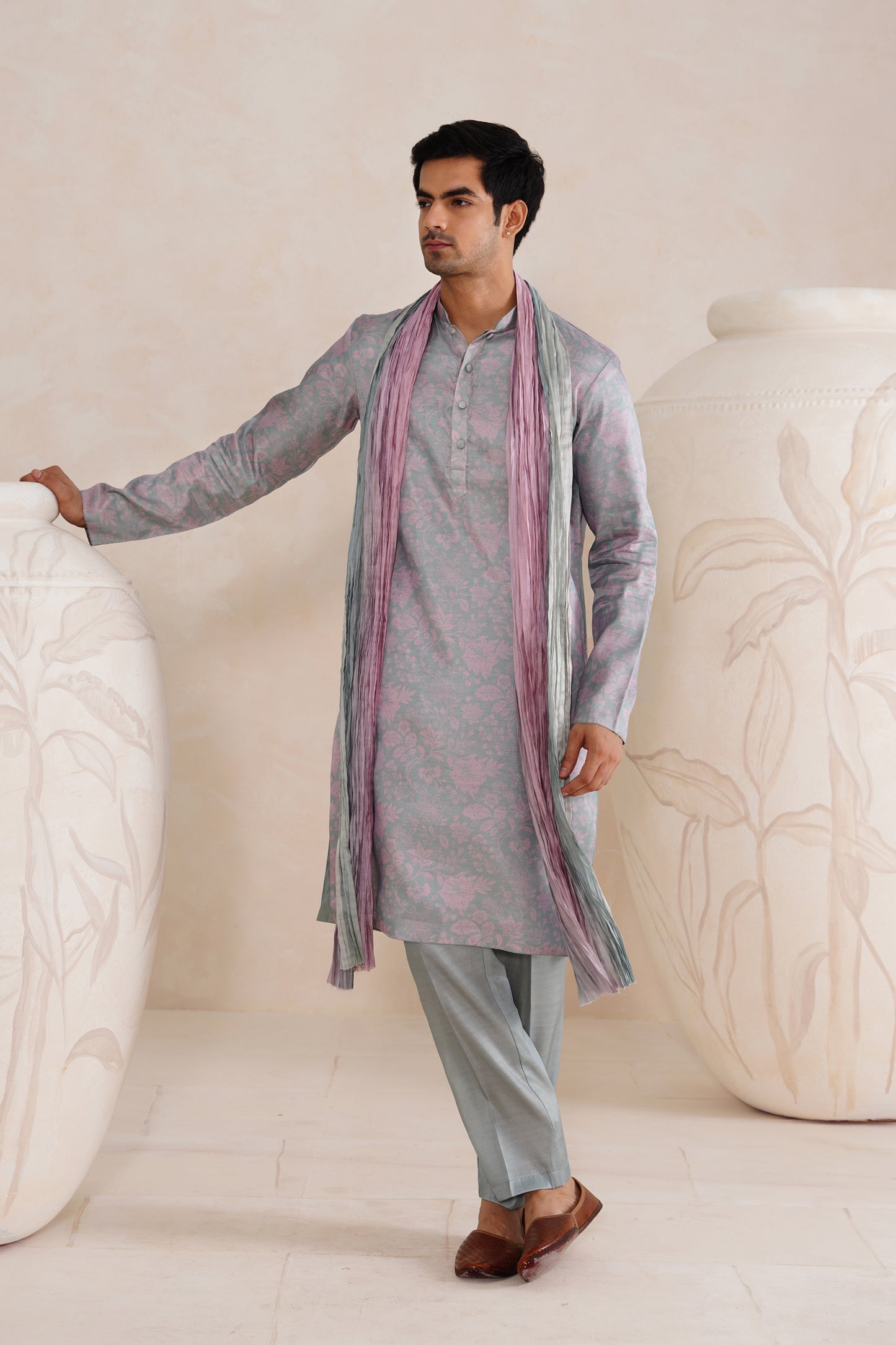Cloud Grey Tussar Silk Print Kurta Set With Crush Ombre Dupatta
