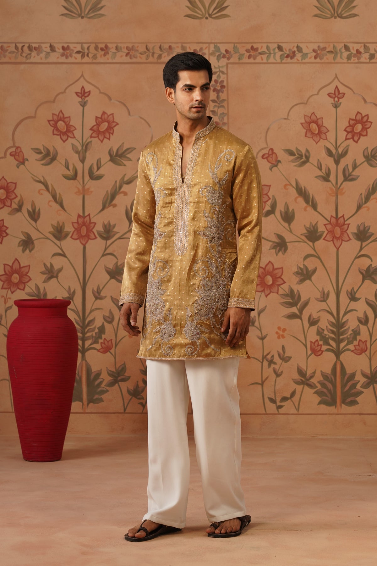Sona Gold Threadwork Kurta Set