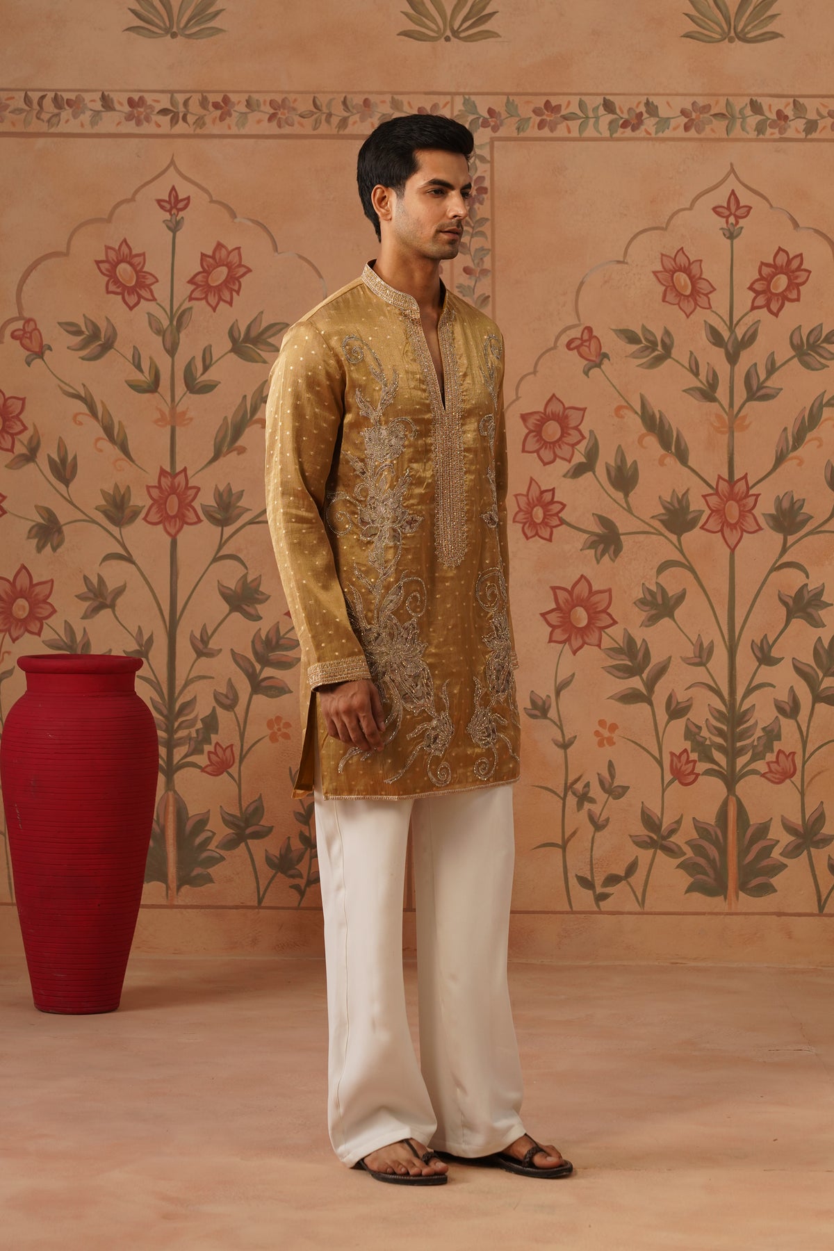 Sona Gold Threadwork Kurta Set