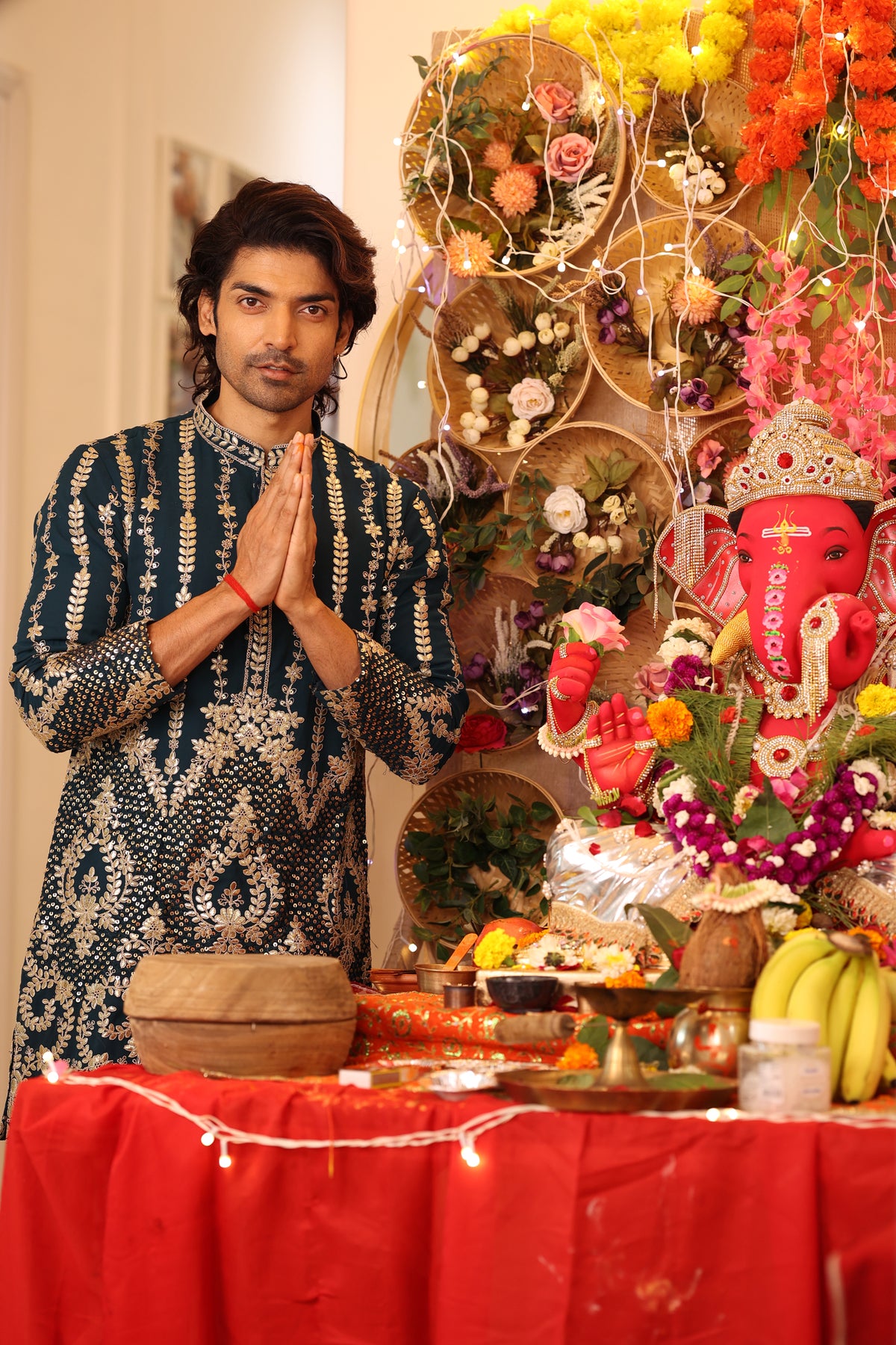 Gurmeet Choudhary in Zafar Navy Threadwork Kurta Set