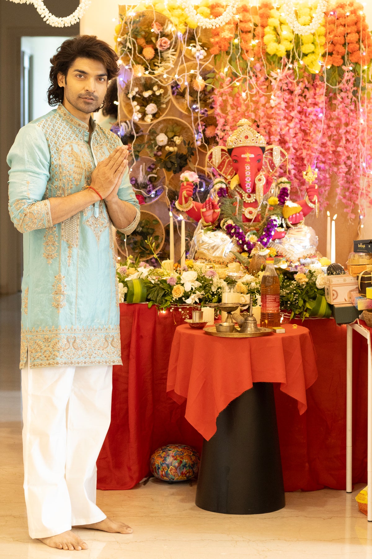 Gurmeet Choudhary in Firoza Turquoise Cord Threadwork Kurta Set