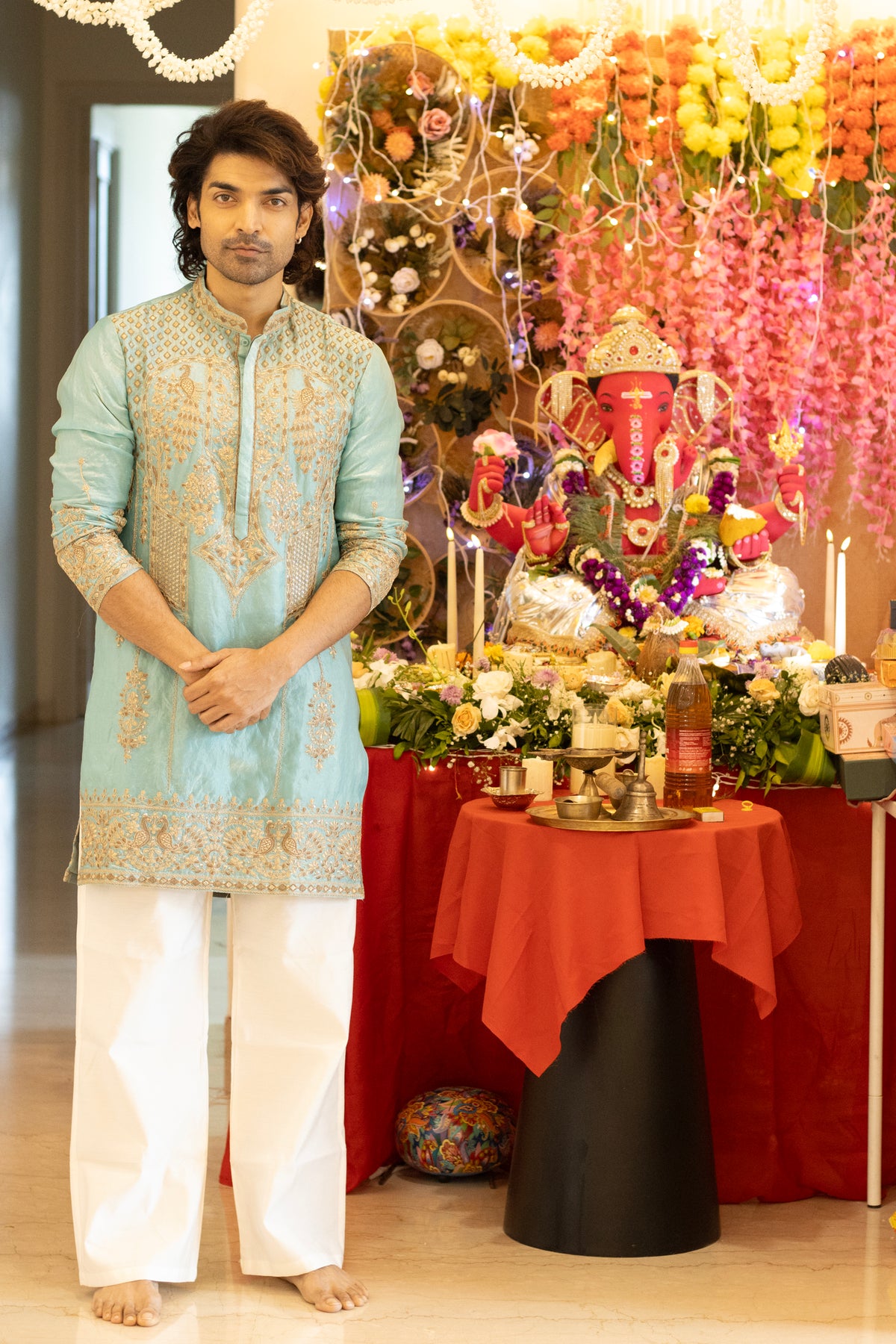 Gurmeet Choudhary in Firoza Turquoise Cord Threadwork Kurta Set